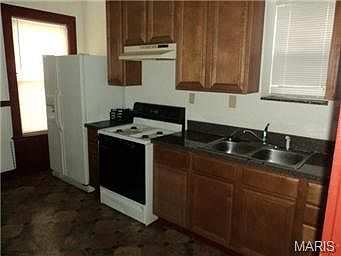 3rd image of 4618 Ashland Ave