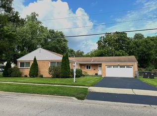 201 N Oak St, Crystal Lake, IL 60014