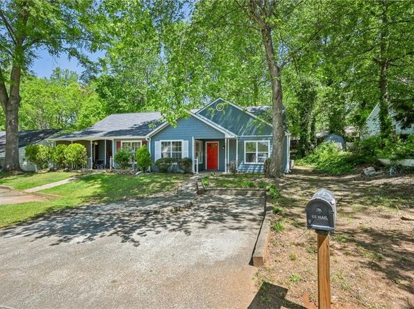 5126 Farm Place Dr NE, Woodstock, GA 30188