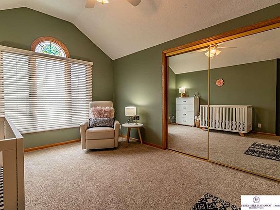 5th image of 16015 Vernon Ave