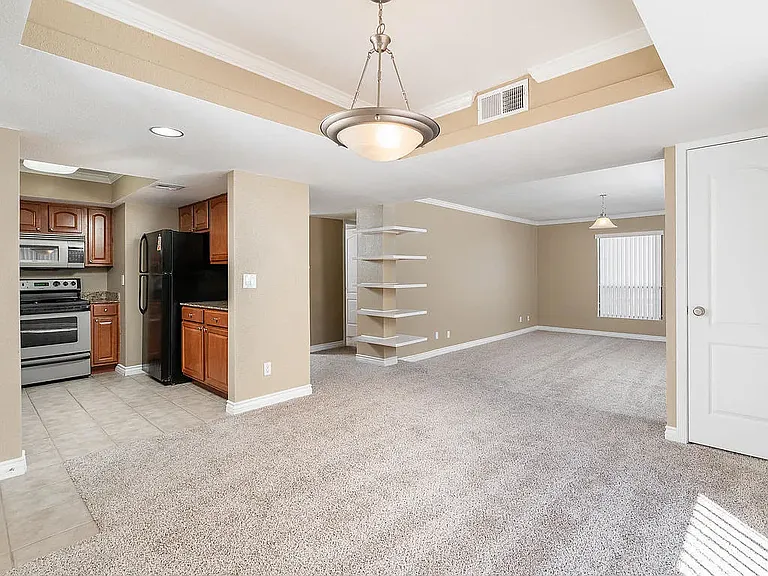 3405 W Danbury Dr #D101 — Photo 3