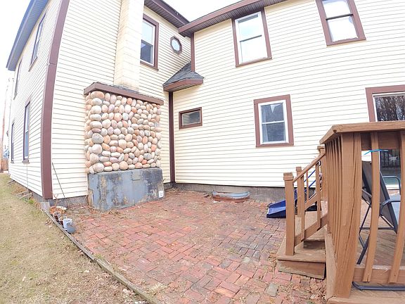 3rd image of 75 Autumn Street