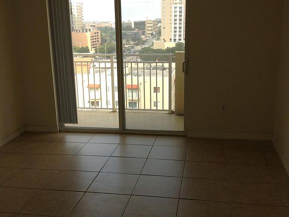 5th image of 215 SW 42nd Ave APT 1005