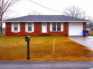 82 Estate View Dr, Fyffe, AL 35971