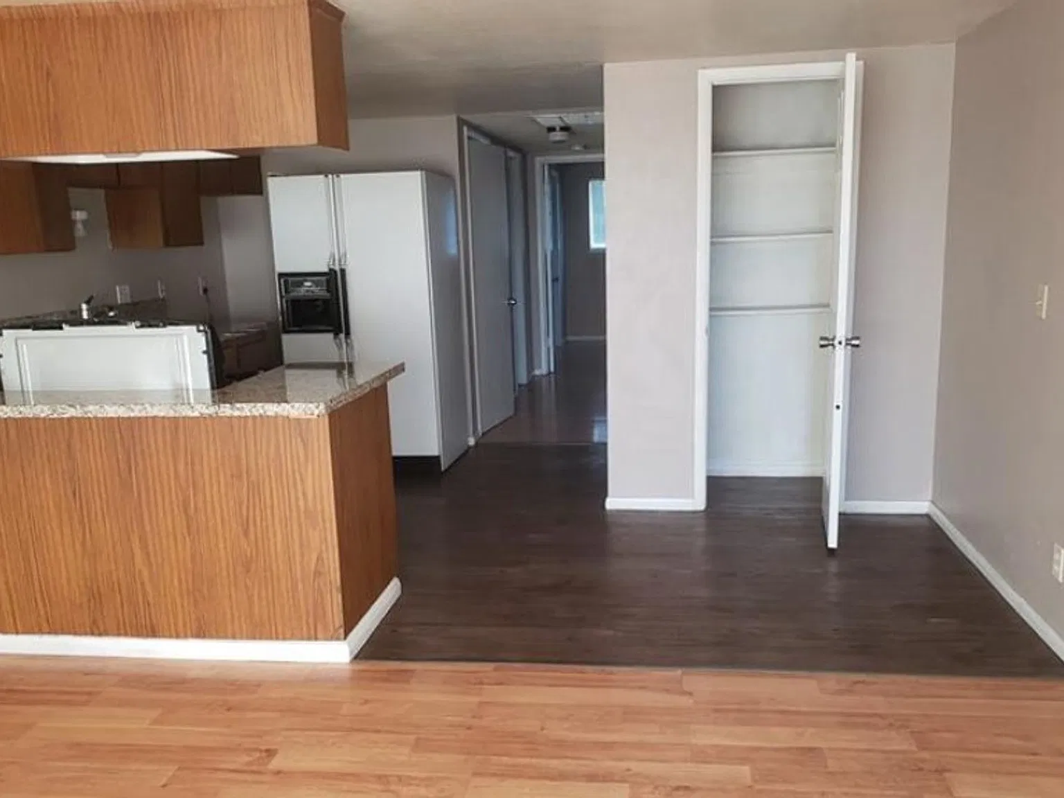 3100 E Carey Ave — Photo 4