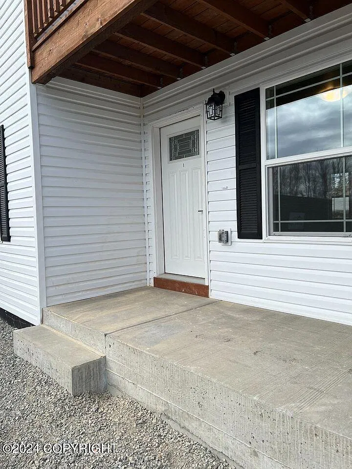 3 bed, 1129 sqft, $1,850 — Photo 2