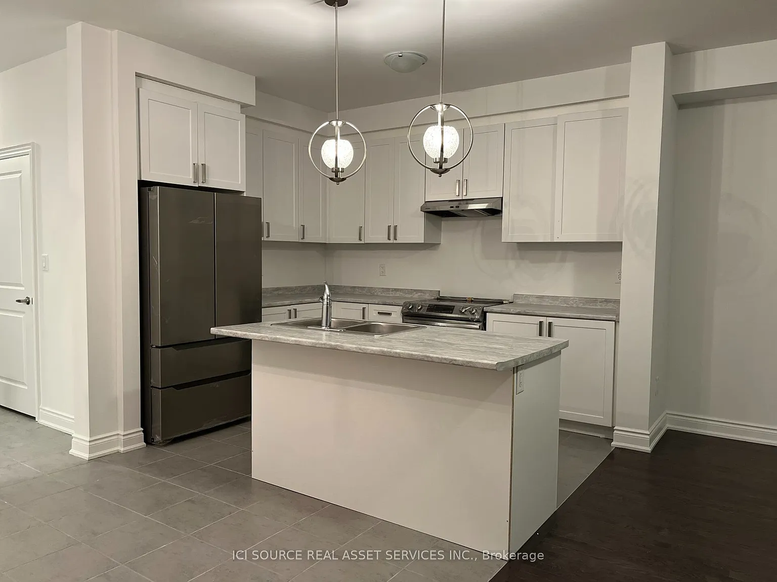 3 bed, $2,550 — Photo 1