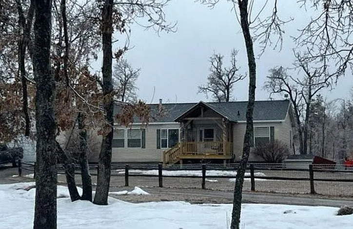 1514 Granholm Rd photo 1