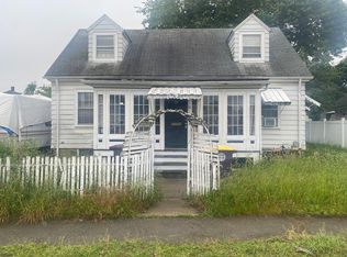 12 Fairlawn Rd, Weymouth, MA 02191