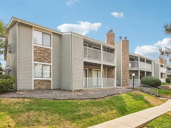 921 S Walden Street #206, Aurora, CO 80017