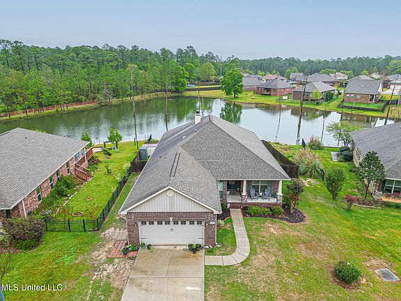 2nd image of 13229 Meadowland Ct