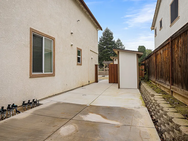 729 Copperfield Ct — Photo 29