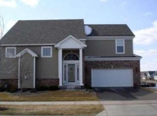 7080 Arthur Dr, Woodbury, MN 55125