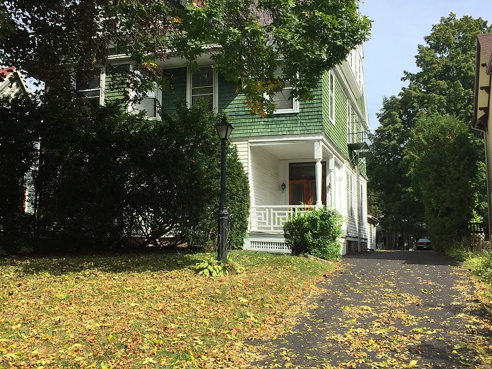 183 Pawling Ave #3