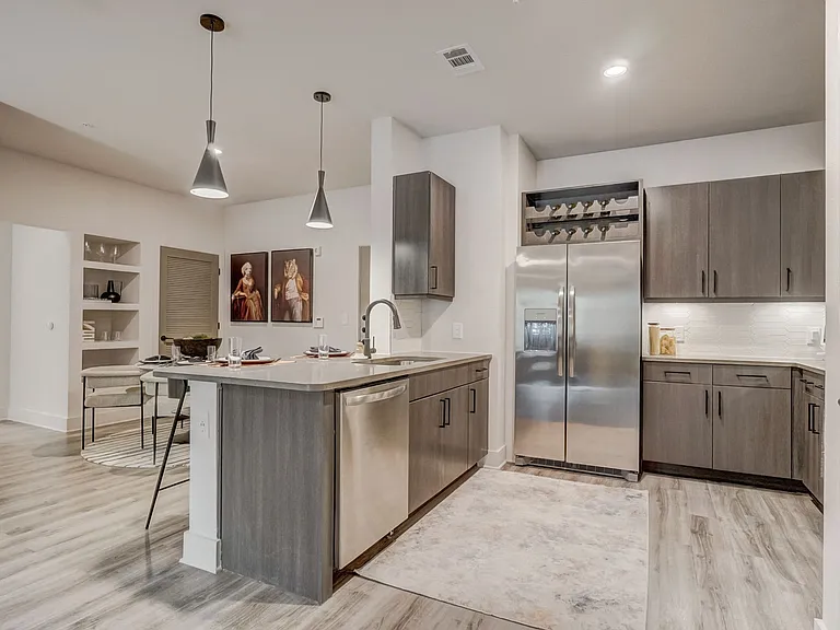 Kitchen & Dining Area
