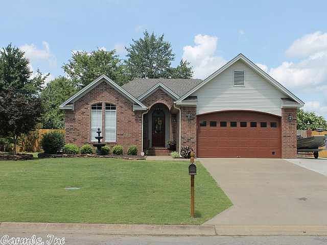 1st image of 105 Lark Spur Dr