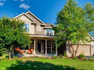 3197 Arden Dr, Woodbury, MN 55129