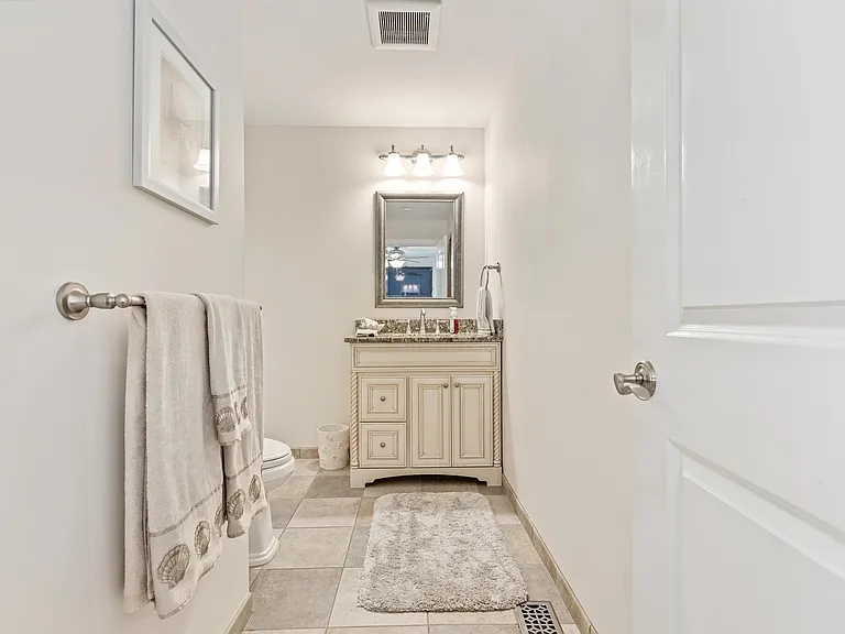 29 N Iroquois Ave #5/21-6/27 — Photo 15