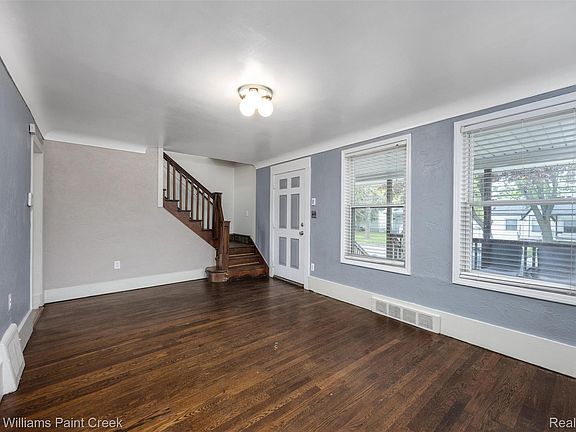 3rd image of 7275 Orchard Ave