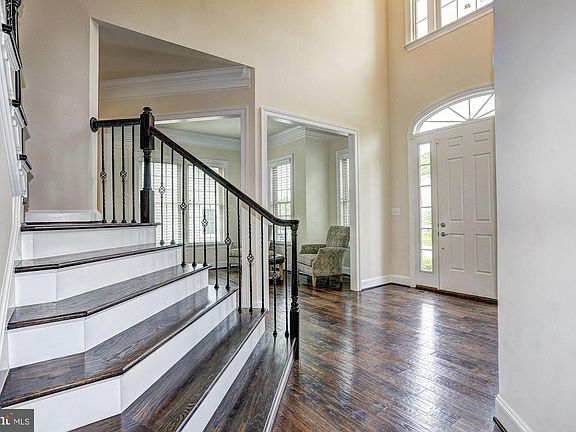 3rd image of 3500 Winterbourne Dr