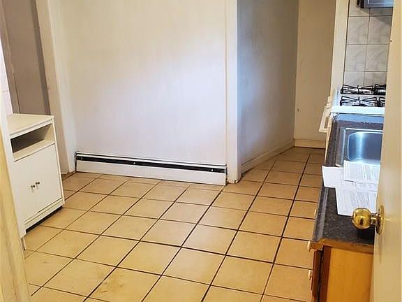 3rd image of 811 Howard Ave APT 1