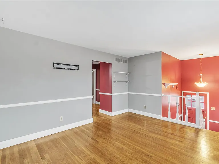 978 Panorama Dr — Photo 17