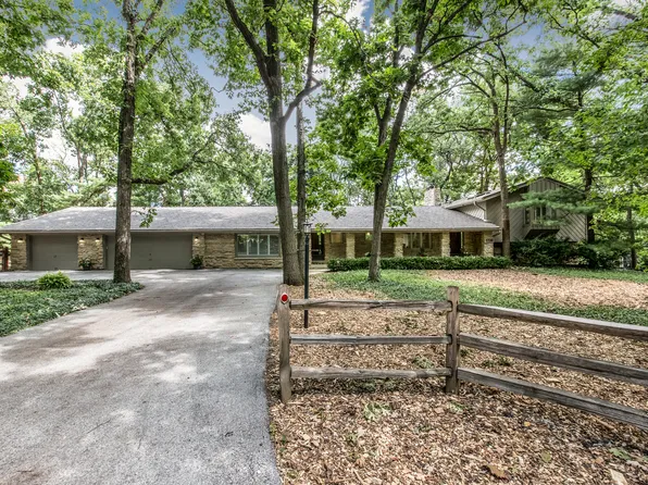 1220 Oak Hill Rd, Downers Grove, IL 60515
