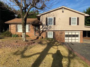 1160 Red Brush Rd, Mount Airy, NC 27030