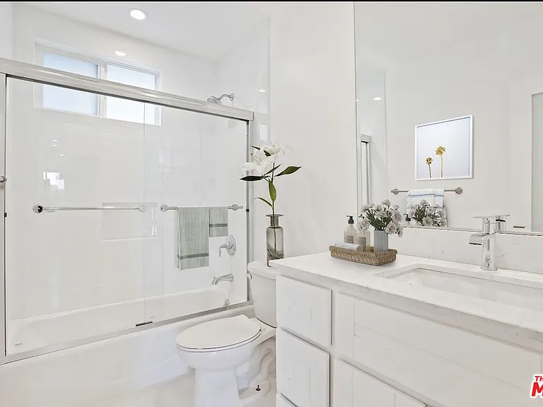 119 Paloma Ave #D — Photo 9