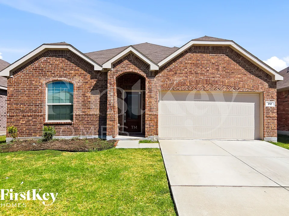 212 Wyndemere Ln