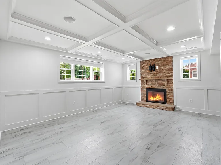 7504 Dolce Dr — Photo 27