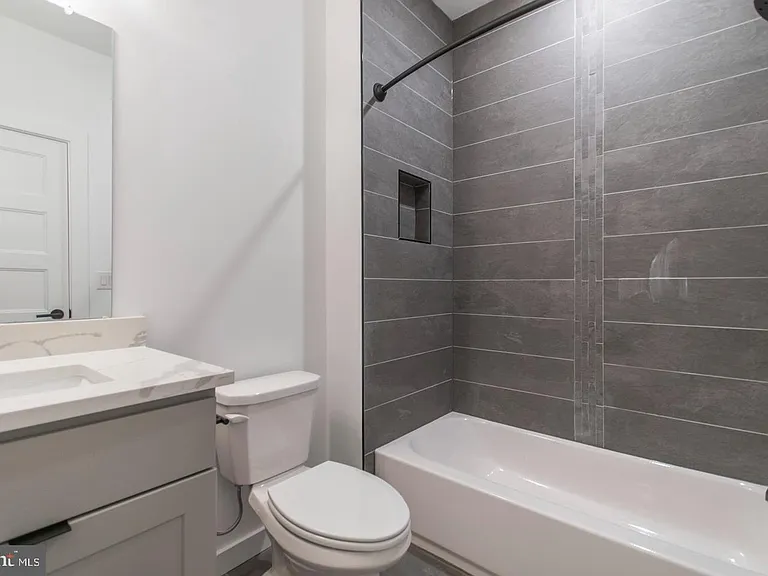 3401 Hamilton St #6 — Photo 30