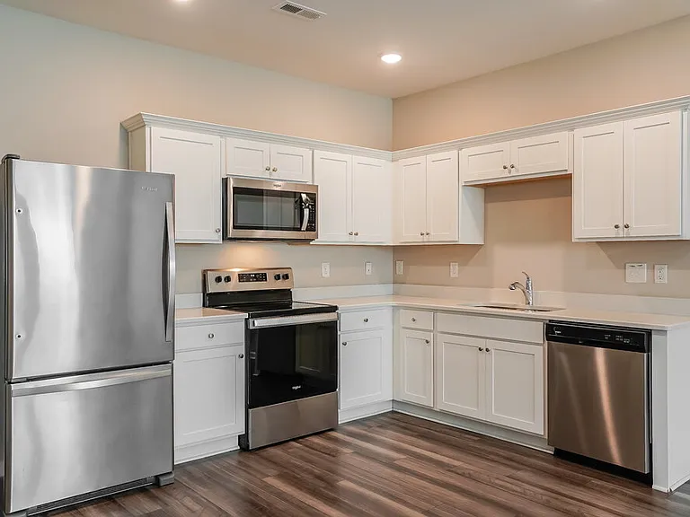 542 Landing View Dr — Photo 7