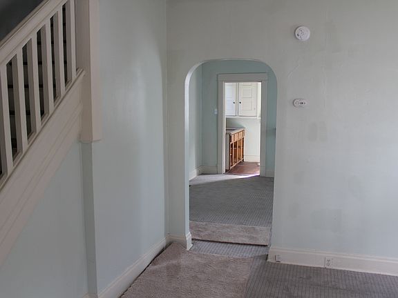 4th image of 310 Grant St