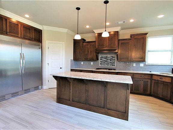 5th image of 1710 Grace Pl