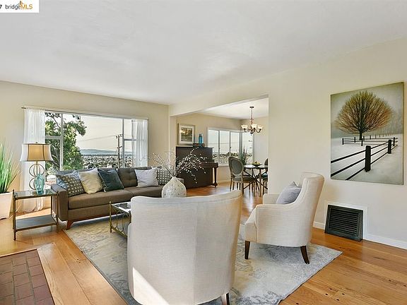 5th image of 3674 Delmont Ave
