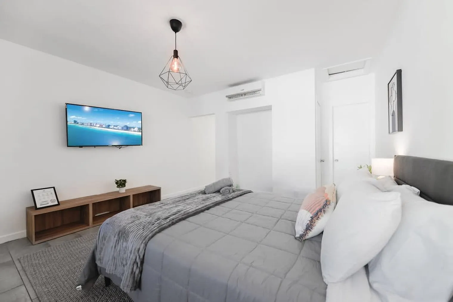 Studio, 1.0 bath, 398 sqft, $1,319 — Photo 2