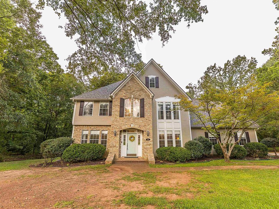 1st image of 1415 Woodland Dr