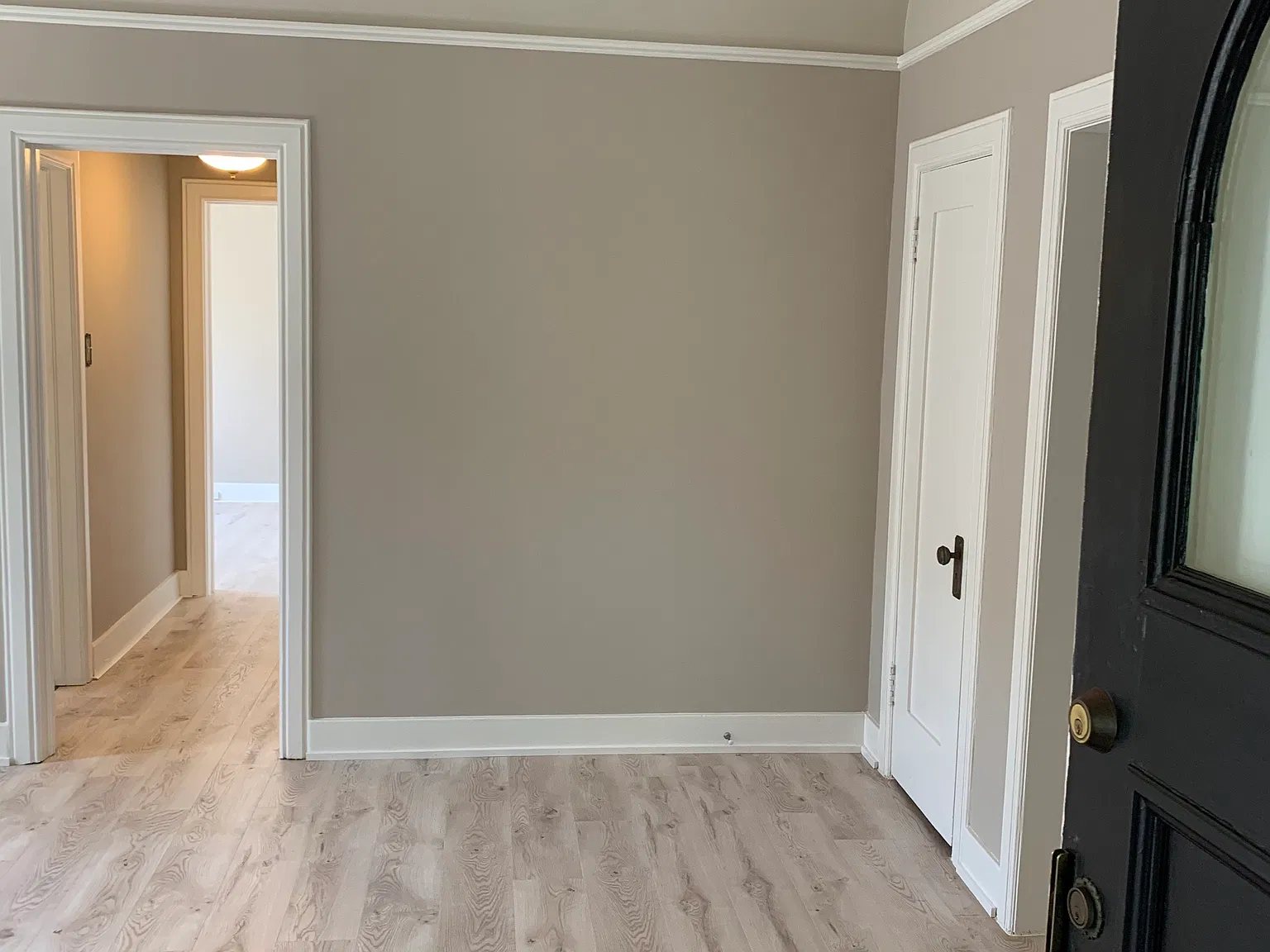 1242 N Spaulding Ave — Photo 4