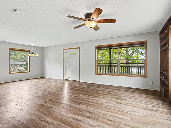 5th image of 734 Catfish Dr