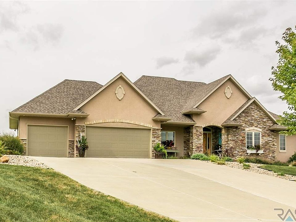 1st image of 27126 Fairway Cir
