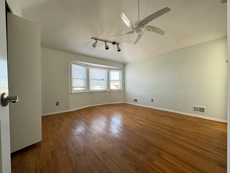 179 Lewiston St #2 — Photo 10