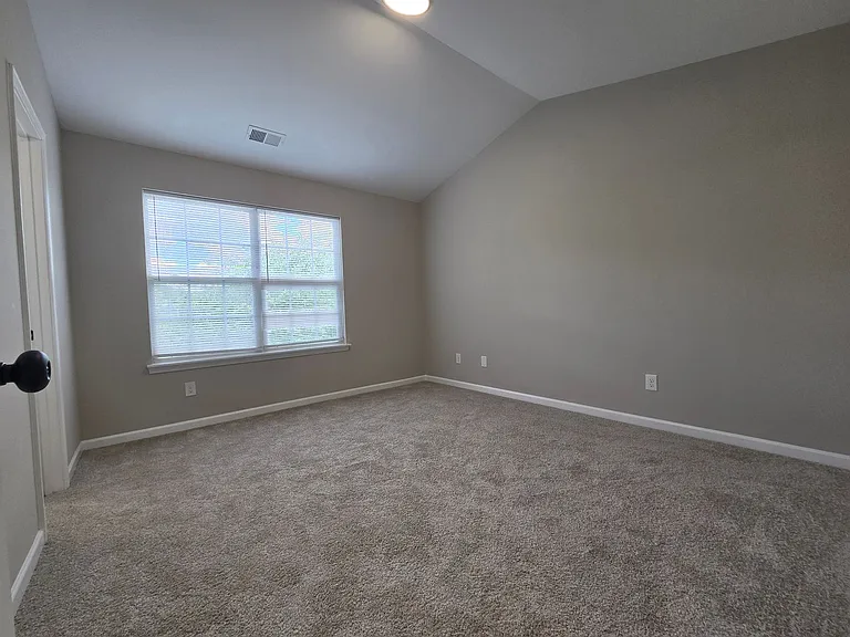 109 Delargy Cir — Photo 5