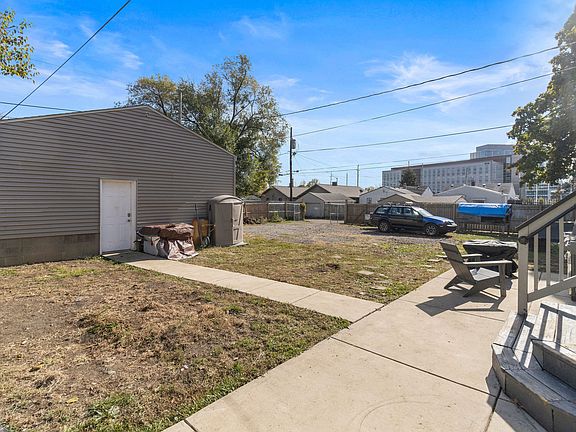 3rd image of 439 S Oakland Ave