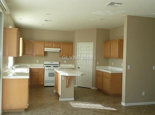 2nd image of 6046 Villa Lante Ave