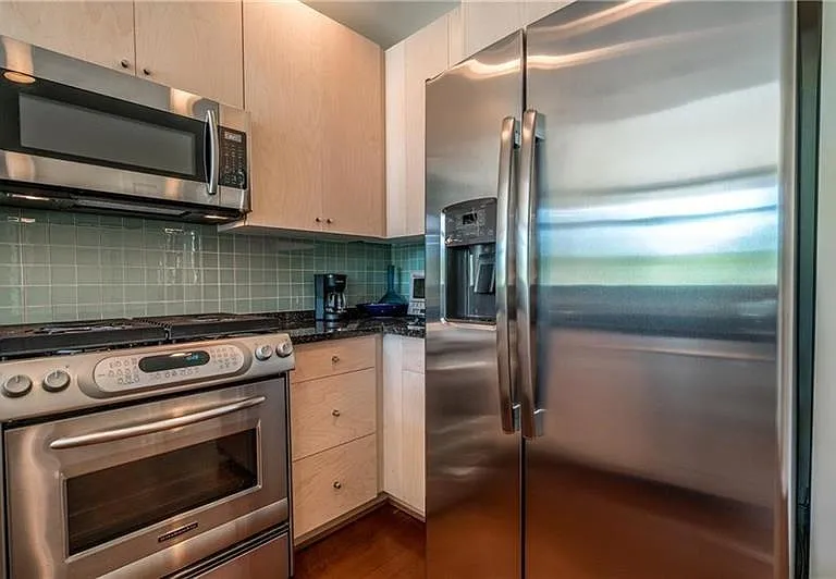 905 Juniper St NE #401 — Photo 6