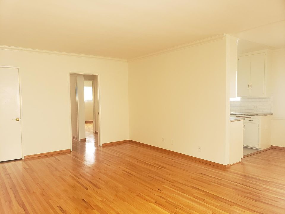 2nd image of 1047 Euclid St APT 10