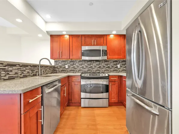 21-14 33rd Street #3D, Astoria, NY 11105