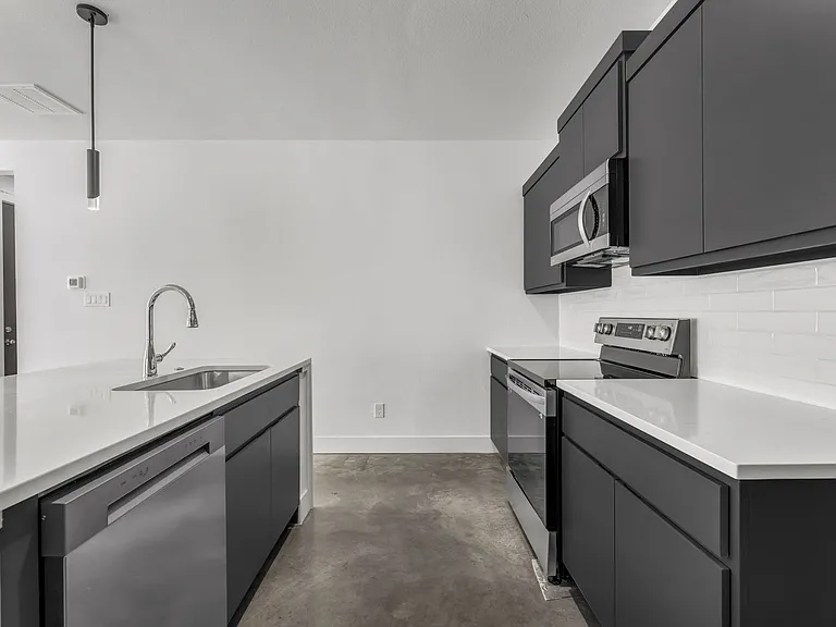 3013 Alpha Wolf Ct — Photo 15