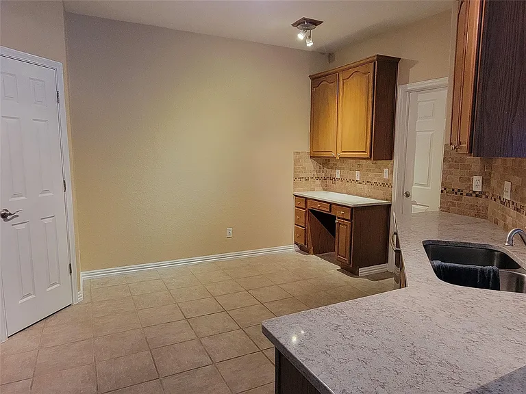 2100 Pipers Field Dr #46 — Photo 6